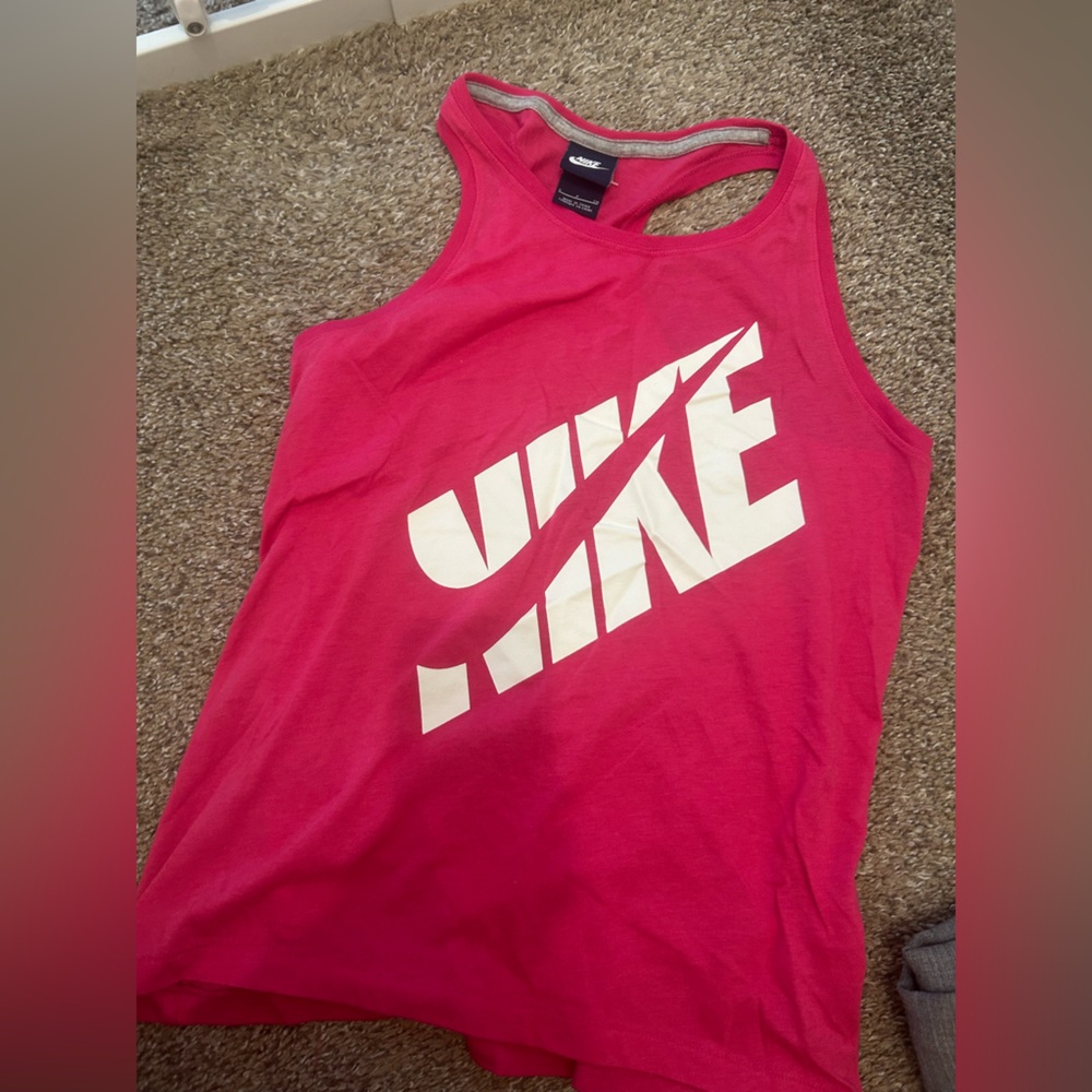 NWOT Nike sports tanktop in pink and White